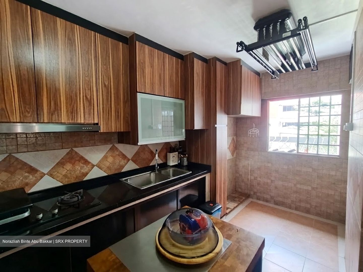 Blk 549 Jurong West Street 42 (Jurong West), HDB Executive #605942881